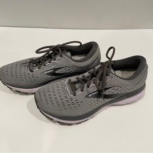 Brooks Men’s Sneakers, Size 9 excellent condition